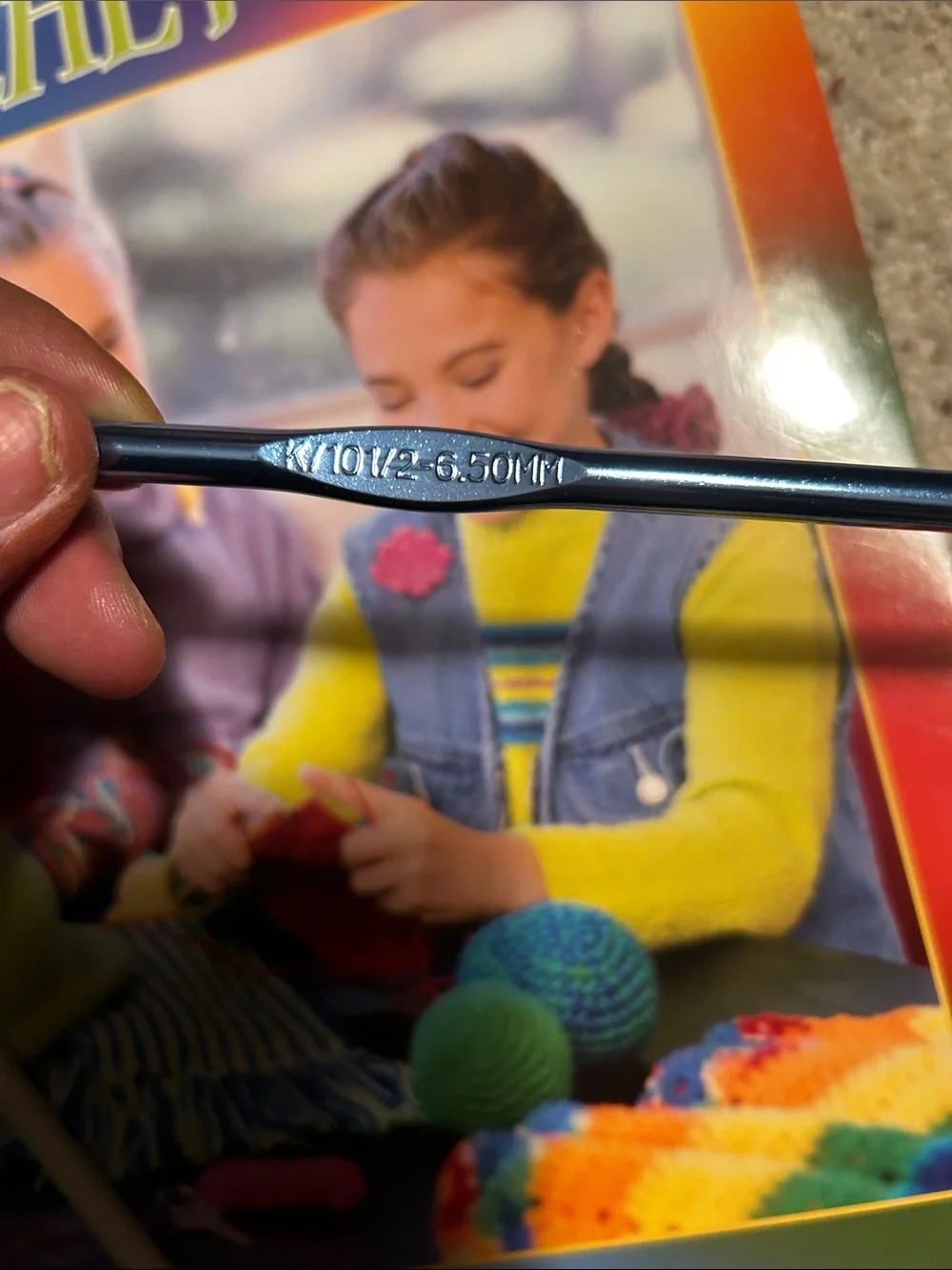 Teach Me to Crochet Book w/ 3 Different Size Crochet Hooks